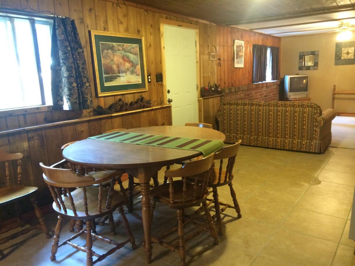 Alpine Motel Branch Екстер'єр фото