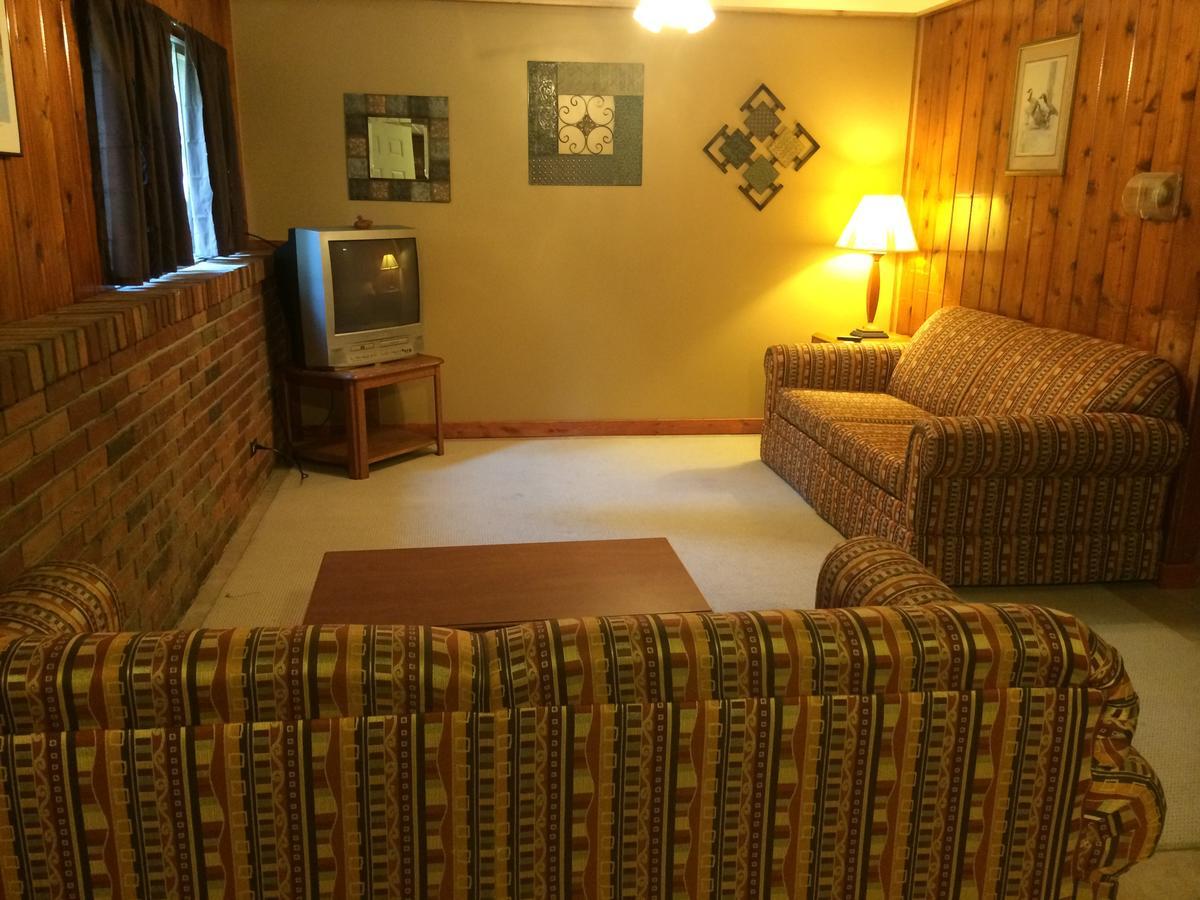 Alpine Motel Branch Екстер'єр фото
