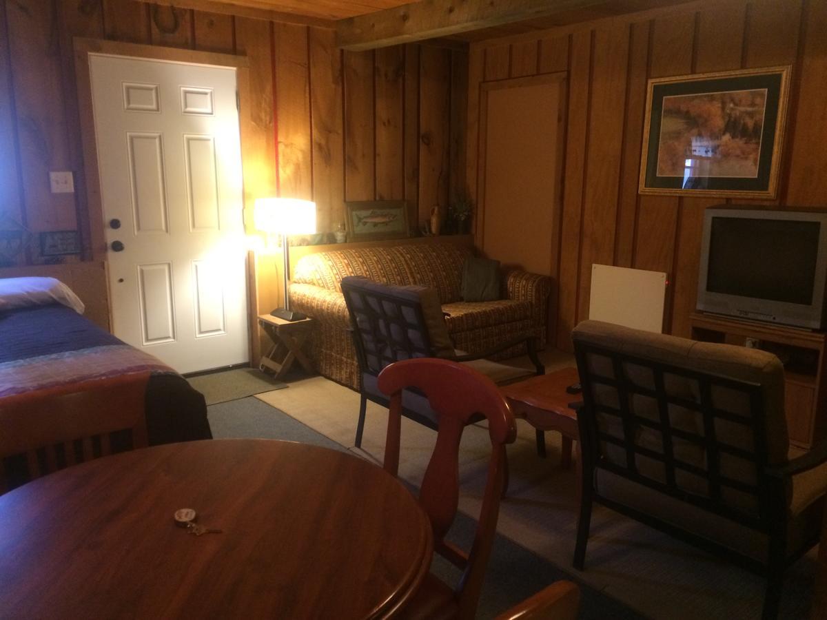 Alpine Motel Branch Екстер'єр фото