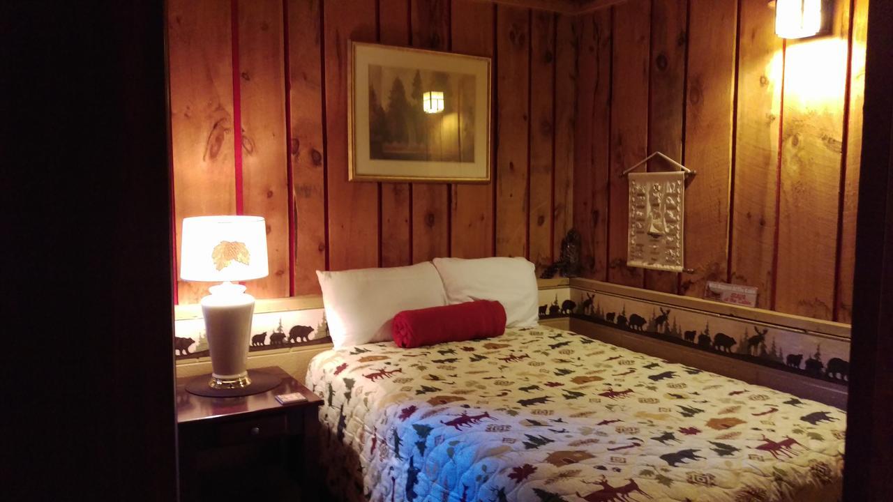 Alpine Motel Branch Екстер'єр фото