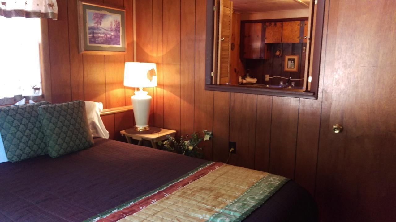 Alpine Motel Branch Екстер'єр фото
