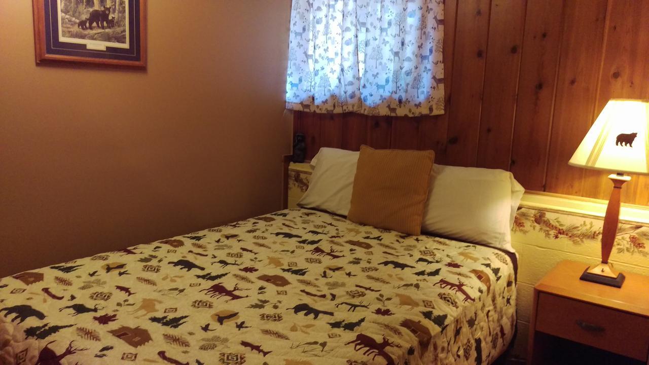 Alpine Motel Branch Екстер'єр фото