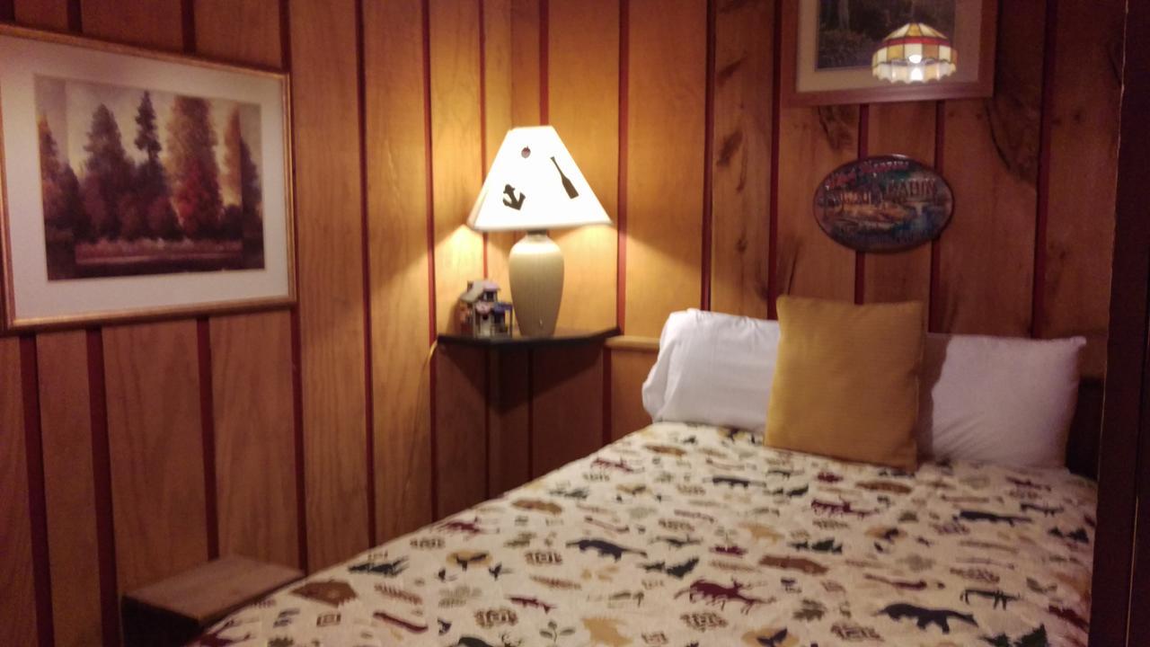 Alpine Motel Branch Екстер'єр фото